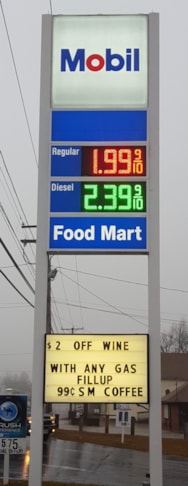 Mobil Derry NH Electronic sign